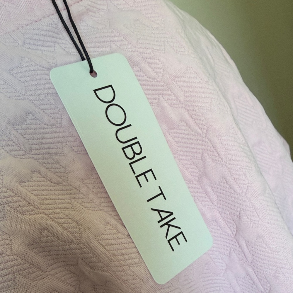 NWT Soft Pink Two-Piece Textured Travel Set - Short Sleeve,Wide Leg Ankle Pant - Picture 2 of 13